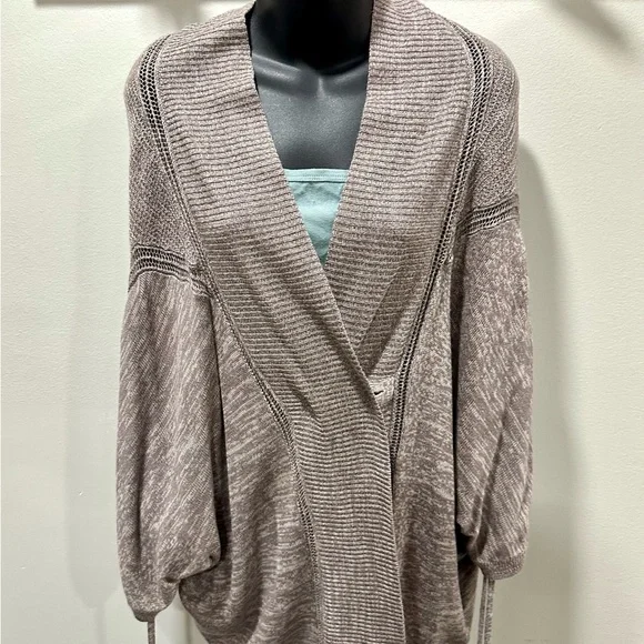 Lululemon Mauve & White Cinched Cardigan XS/S 🥳HOST PICK🥳 - Picture 2 of 10